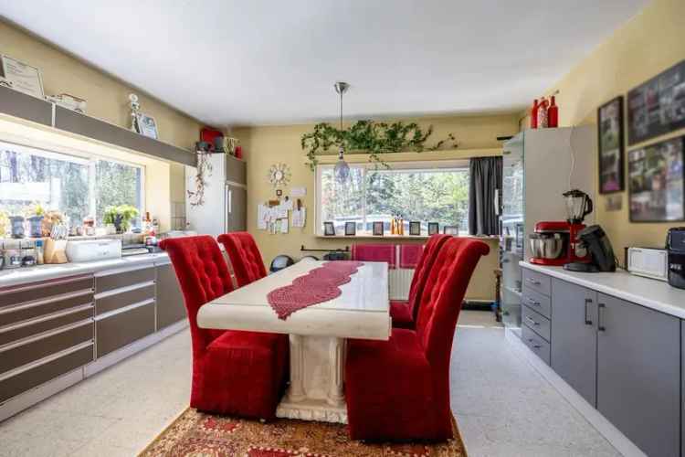 Ruime Bungalow Helchteren Unieke Locatie
