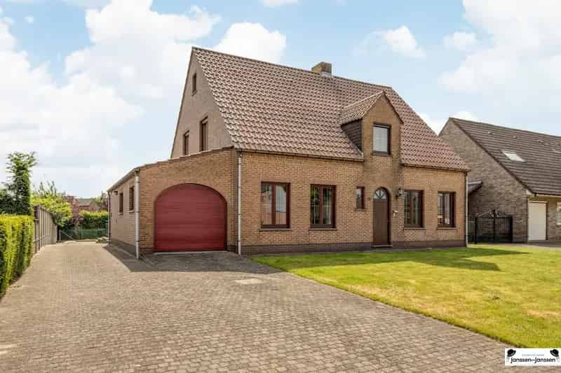 Gezinswoning 3 4 slaapkamers kelder centrale locatie