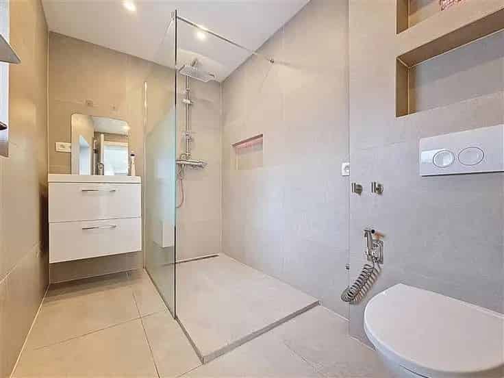 Huis te Koop te renoveren 2 slaapkamers tuin