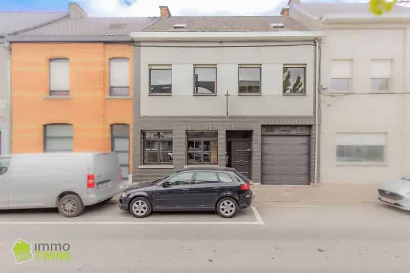 Huis te koop Sint-Gillis-Dendermonde: 4 slaapkamers, 2 badkamers, 293m²
