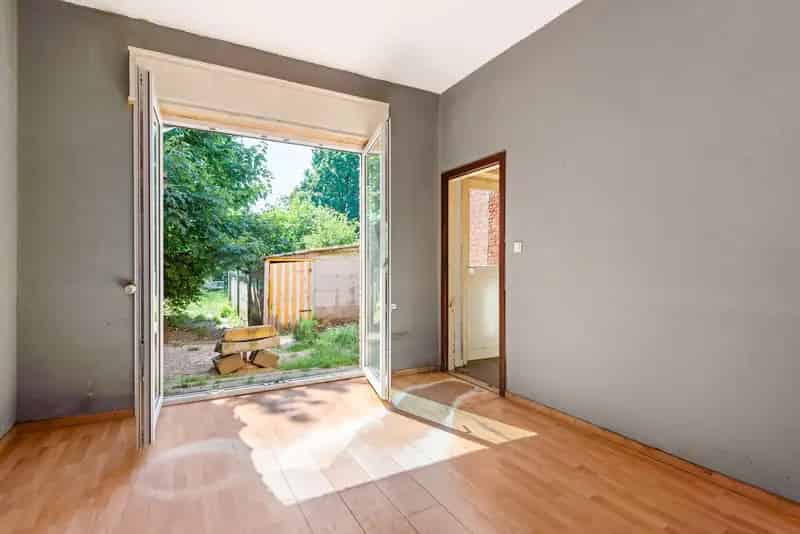 Huis te huur Wijnegem: 3 slaapkamers, tuin, renovatieproject
