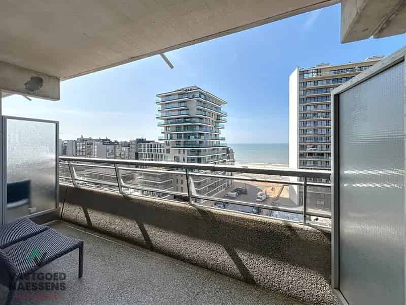 Gerenoveerde Studio te Koop met Zeezicht en Terras
