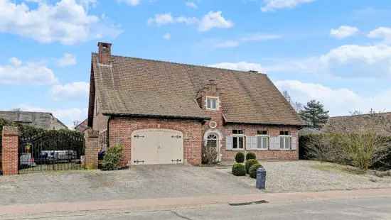 Koop huis in Meensel-Kiezegem met 5 slaapkamers en tuin