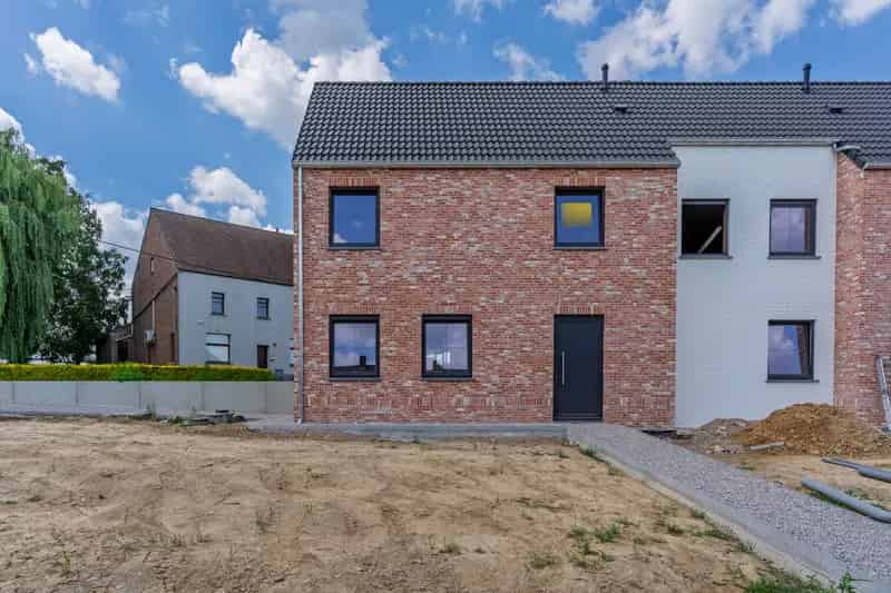 Moderne 3-gevel Nieuwbouwwoning te Nederhasselt