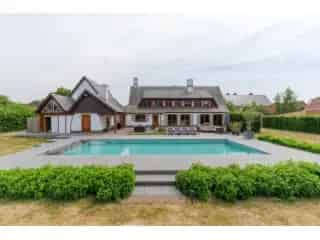 Landelijke Villa te koop Evergem - 4 slaapkamers - Zwembad - Grote Tuin