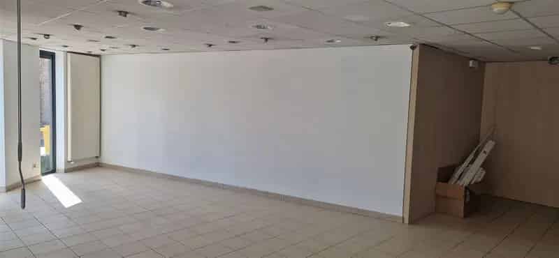 Commerciële Ruimte met Veel Visibiliteit