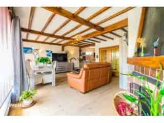 Huis te koop Cheratte - Ruime woning met garage en appartement