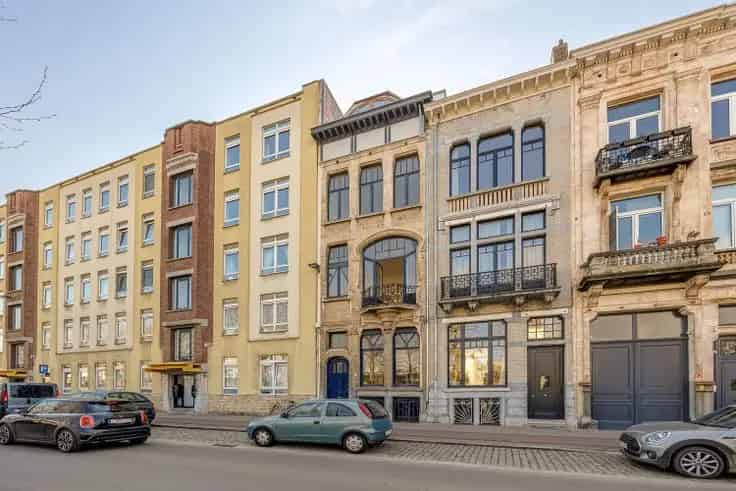 Herenhuis te Koop Antwerpen 328m² gerenoveerd