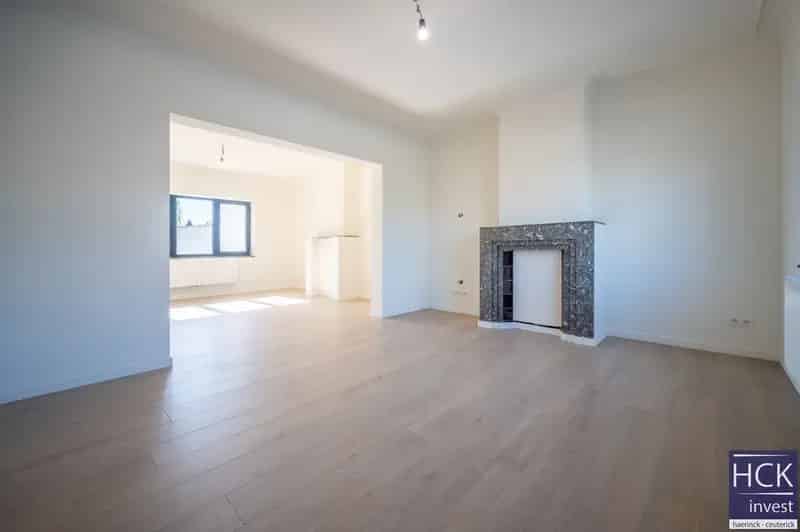 Kruishoutem Gerenoveerde woning 4 slaapkamers