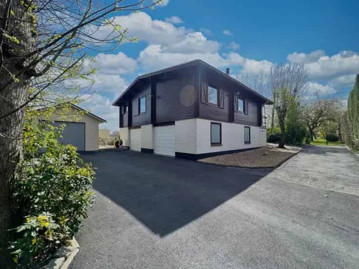Huis Te Koop Esen: Unieke Woning 2100m² Landelijk Verzicht