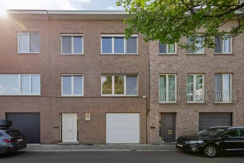 Ruime Bel Etage 3 Slaapkamers Aartselaar Toplocatie