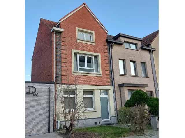 Eengezinswoning te Lunden 3 slaapkamers 1932 gerenoveerd