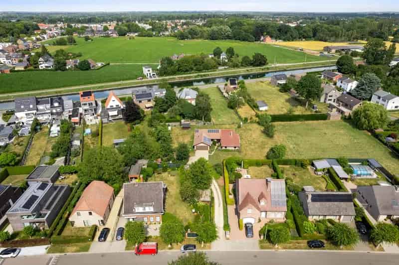 Ruime Gelijkvloerse Woning 4 slaapkamers Nabij Voorzieningen