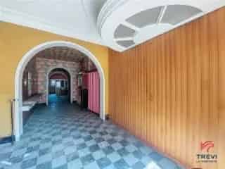 Handelsfonds Marcinelle - Commerciële Ruimte & Duplex Appartement