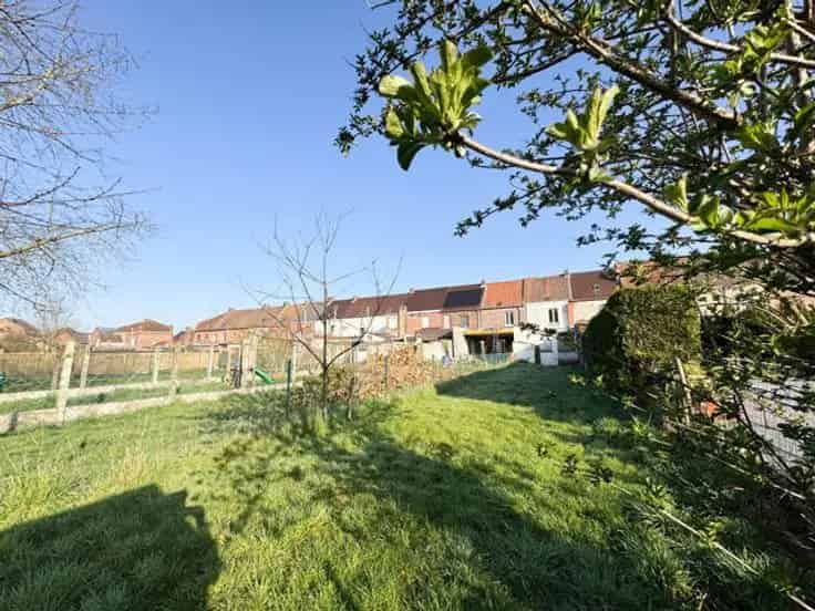 Te renoveren woning met tuin in Rumillies
