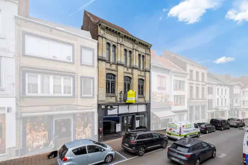 Te renoveren pand met handelsgelijkvloers