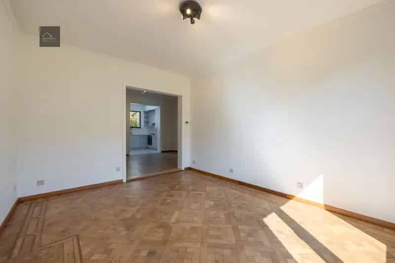 Huis te Koop Edegem: 3 Slaapkamers, Tuin, Instapklaar