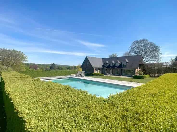 Villa 5 slaapkamers 350m2 Zwembad 1 hectare