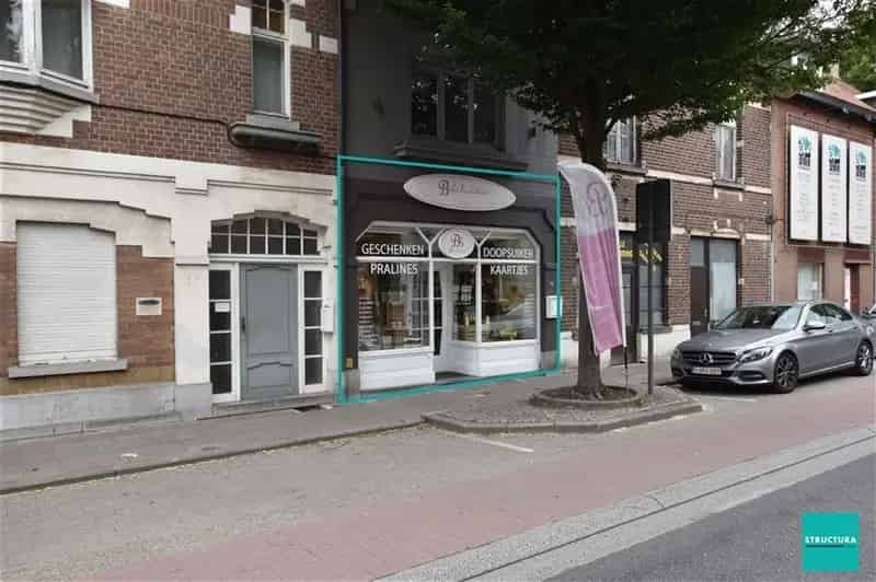 Handelsgelijkvloers Asse Centrum Nabij Station