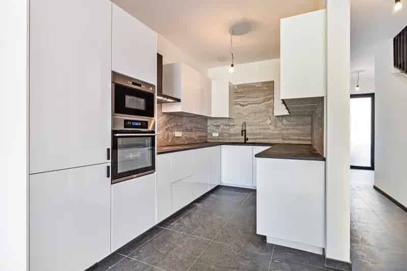 Gerenoveerde 4 Slaapkamer Woning te Stabroek Centrum