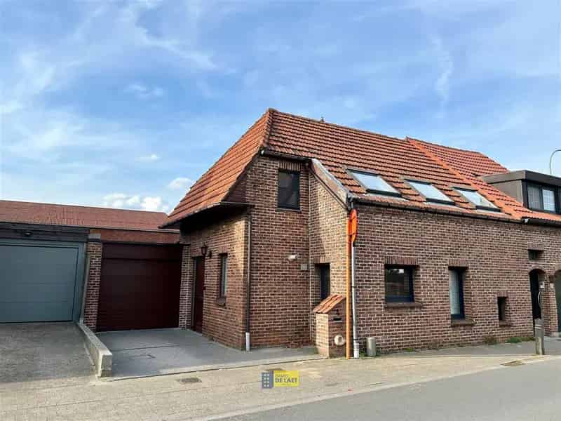 Huis te koop: gerenoveerde halfopen bebouwing