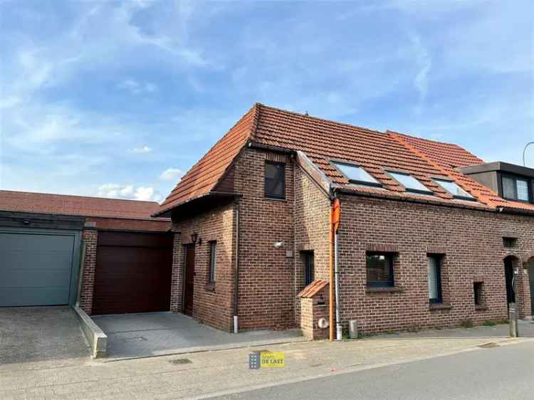 Huis te koop: gerenoveerde halfopen bebouwing