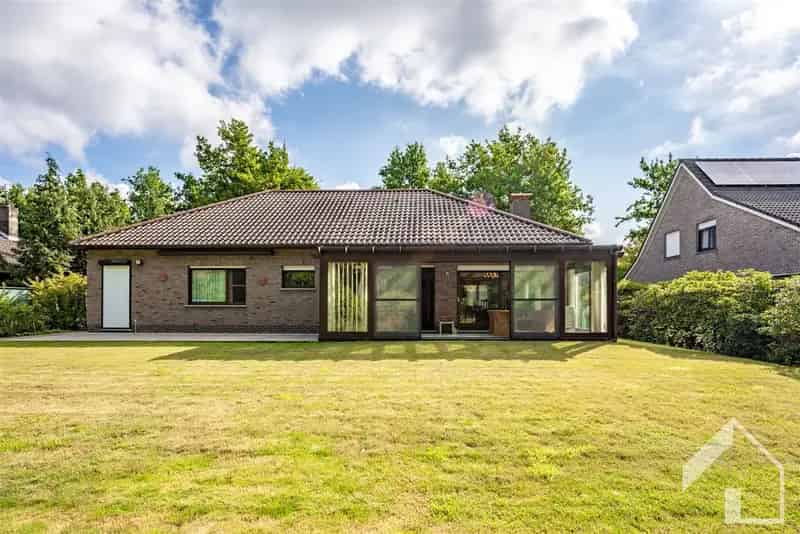 Laagbouwvilla te koop Kapellen: Rustig Wonen nabij Centrum