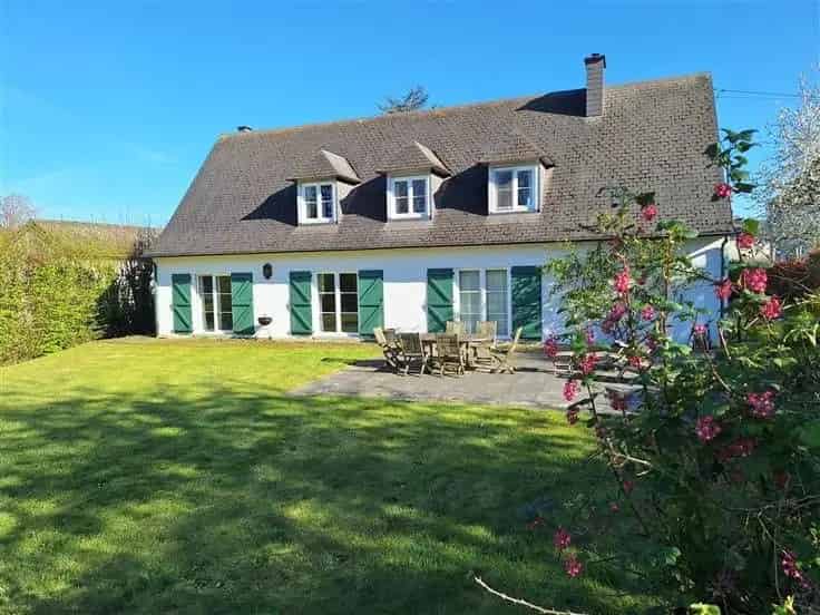 Huis Te Koop Wépion: 4 Slaapkamers, Grote Tuin, Veel Potentieel