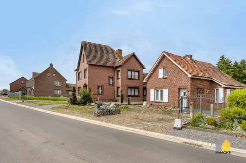 Te renoveren woning 11 are 74 ca