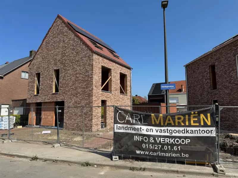 Nieuwbouw halfopen bebouwing