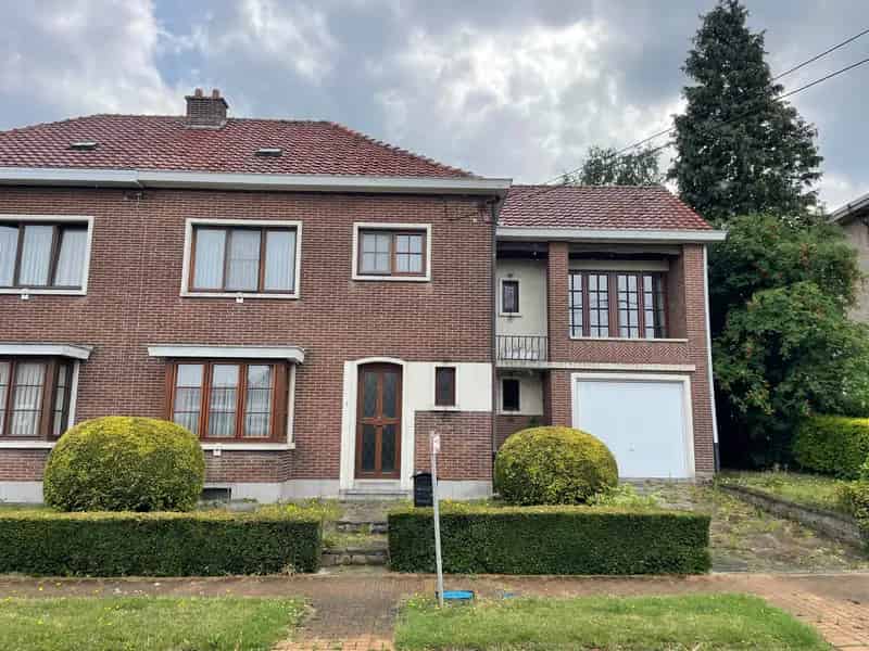 Huis te huur Korea: Gezellige 4-slaapkamer woning met tuin en garage