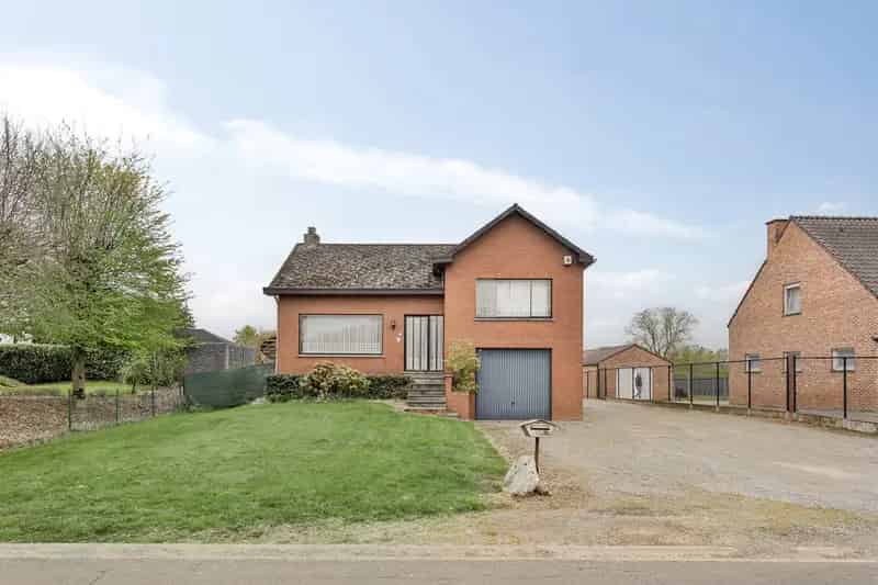 Huis te koop: Rustig gelegen met 3 slaapkamers en tuin