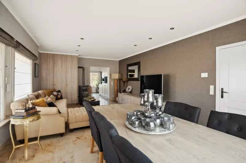 Huis te koop Roeselare: Instapklare woning met kapsalon