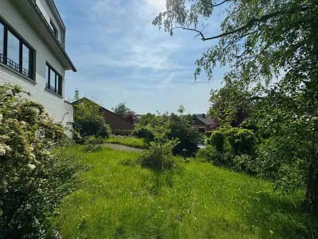 Huis te Wavre - Villa te renoveren met 4 slaapkamers en garage