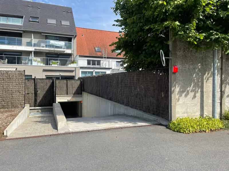 Autostaanplaats te Huur Tielt Centrum Nabij Station
