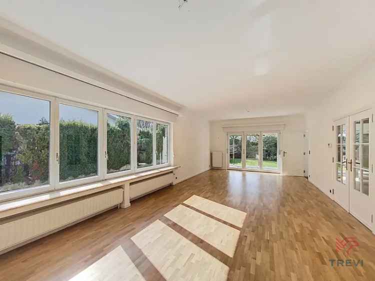 Huis te Koop Rhode-Saint-Genese 3 Slaapkamers Tuin 168m2