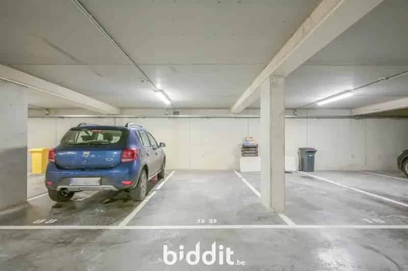 Autostaanplaats te koop - Overdekt 13,27m²