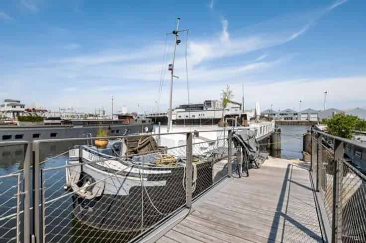 Woonboot te Koop 4 Slaapkamers Wellness Jacuzzi Havenhuis