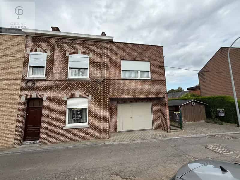 Ruime Gezinswoning met Bouwgrond te Landen