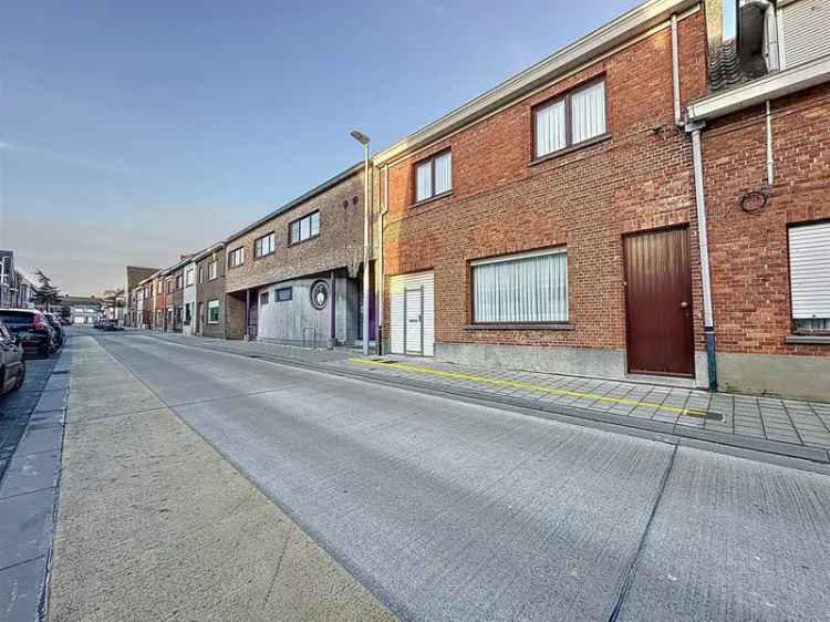 Woning met 3 ruime slaapkamers en garage op perceel van 530 m²