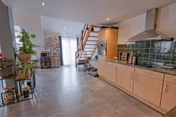 Duplex Appartement Te Koop Nabij Winkels En Scholen