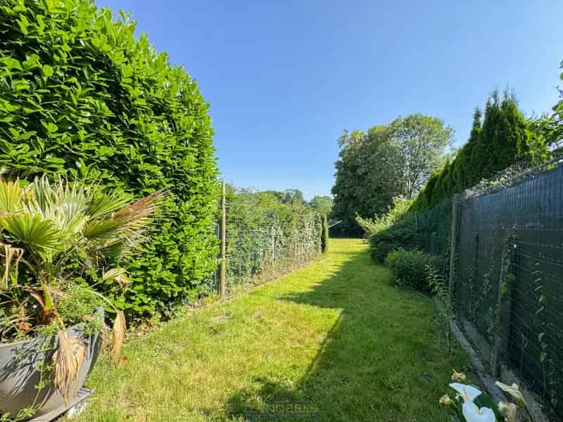 Rijwoning met grote tuin te Herzele