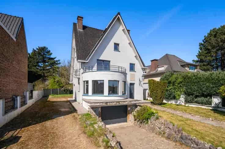 Huis Te Koop: Instapklare Gerenoveerde Villa met 4 slaapkamers