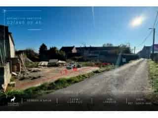 Grond te koop Gilly 730m² vlakbij winkels en snelweg