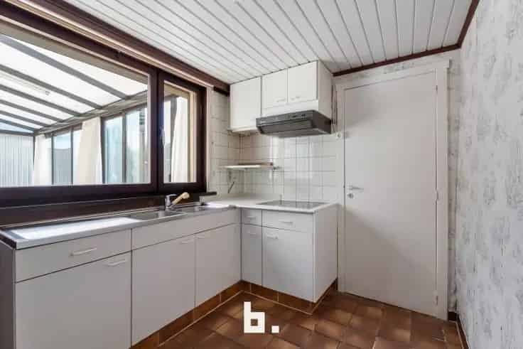 Huis Te Koop Poeke 3 Slaapkamers Grote Tuin Renovatieproject