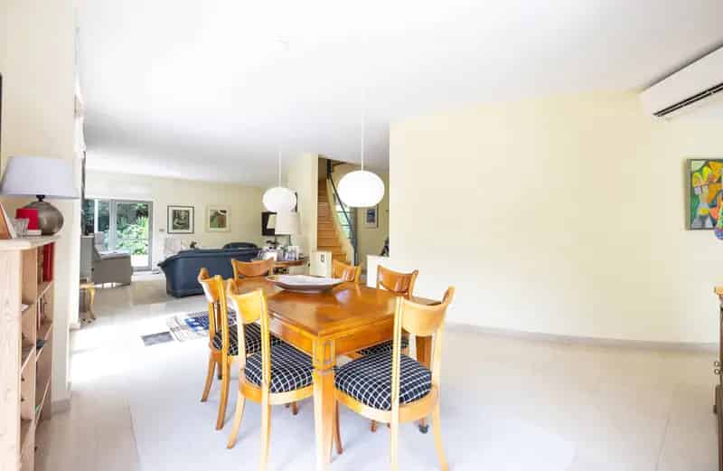 Huis te huur Waterloo: Prachtige villa met zwembad en tuin