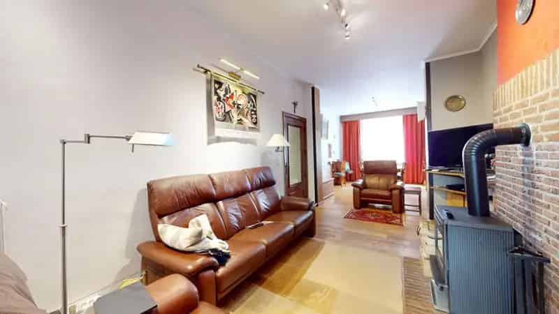 Huis te Etterbeek  4 slaapkamers Nabij Jubelpark