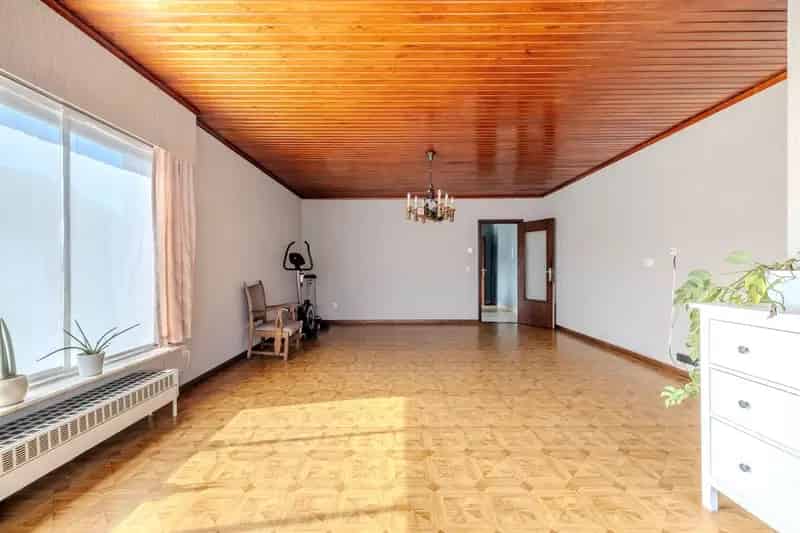Laagbouwwoning 3 slaapkamers 700m² perceel