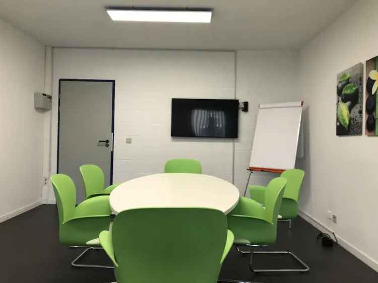 30m2 Opslag 25m2 Kantoor te Huur