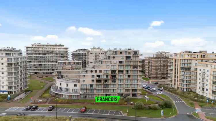 Hoekappartement Te Koop met gigantisch TERRAS in DE PANNE